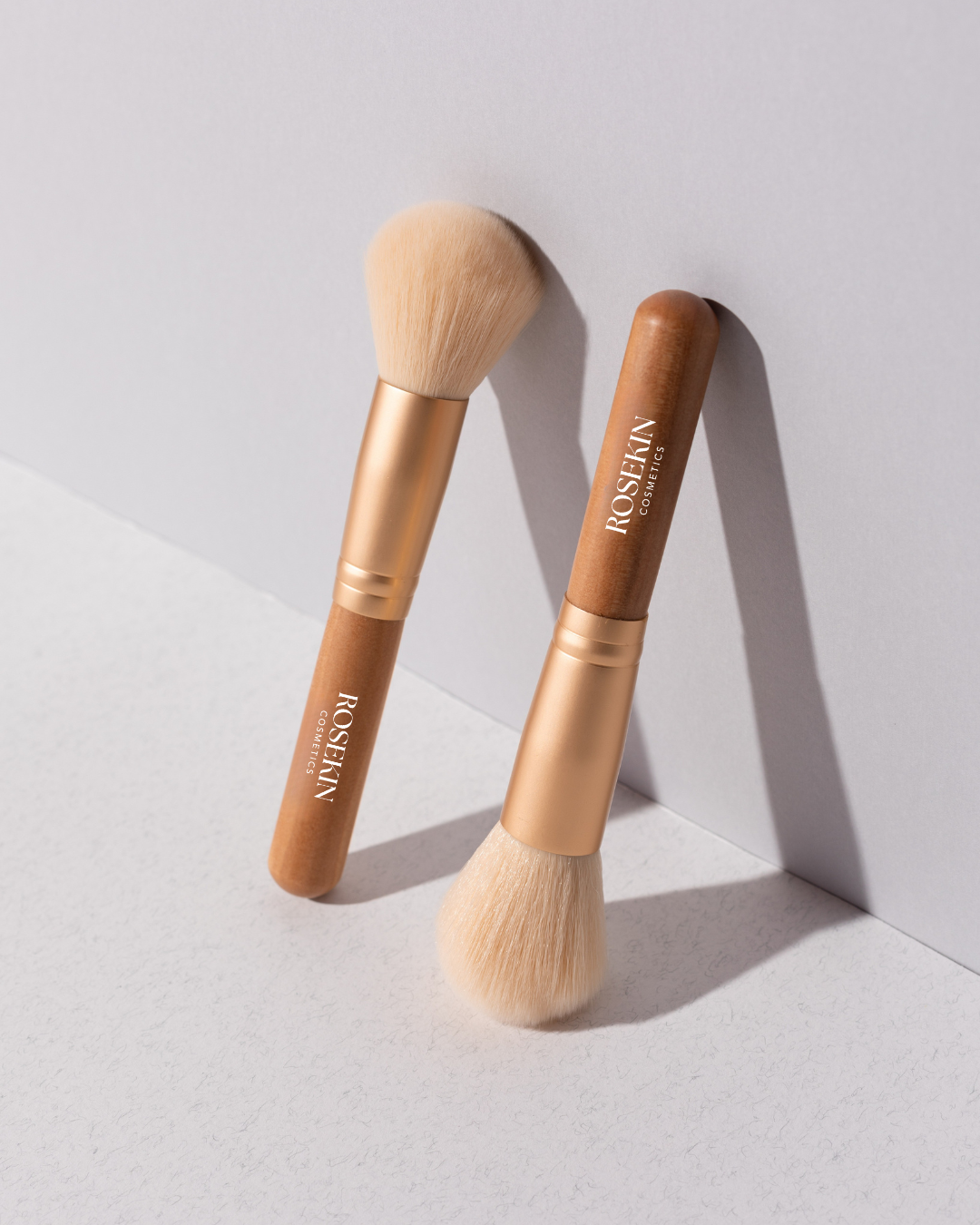 On-the-Go Loose Powder Brush - Image 4